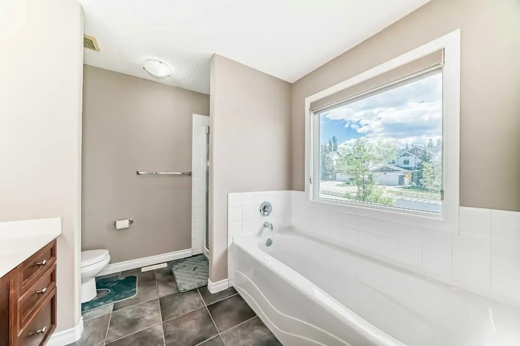 95 Rockledge Terrace NW Calgary AB T3G 5R9