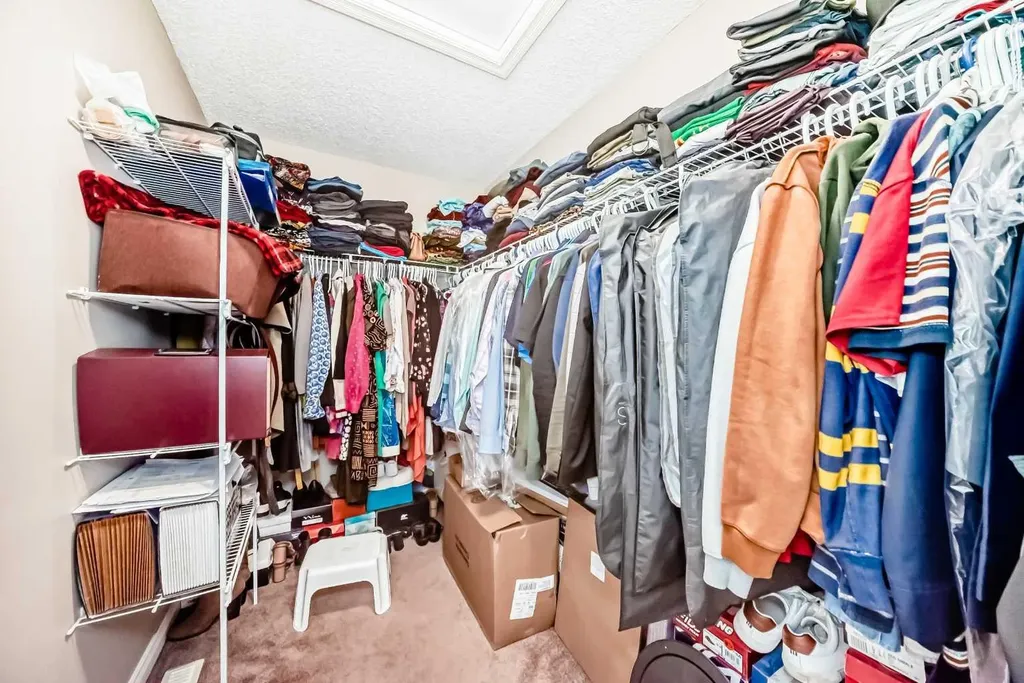 95 Rockledge Terrace NW Calgary AB T3G 5R9
