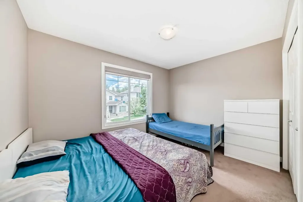 95 Rockledge Terrace NW Calgary AB T3G 5R9