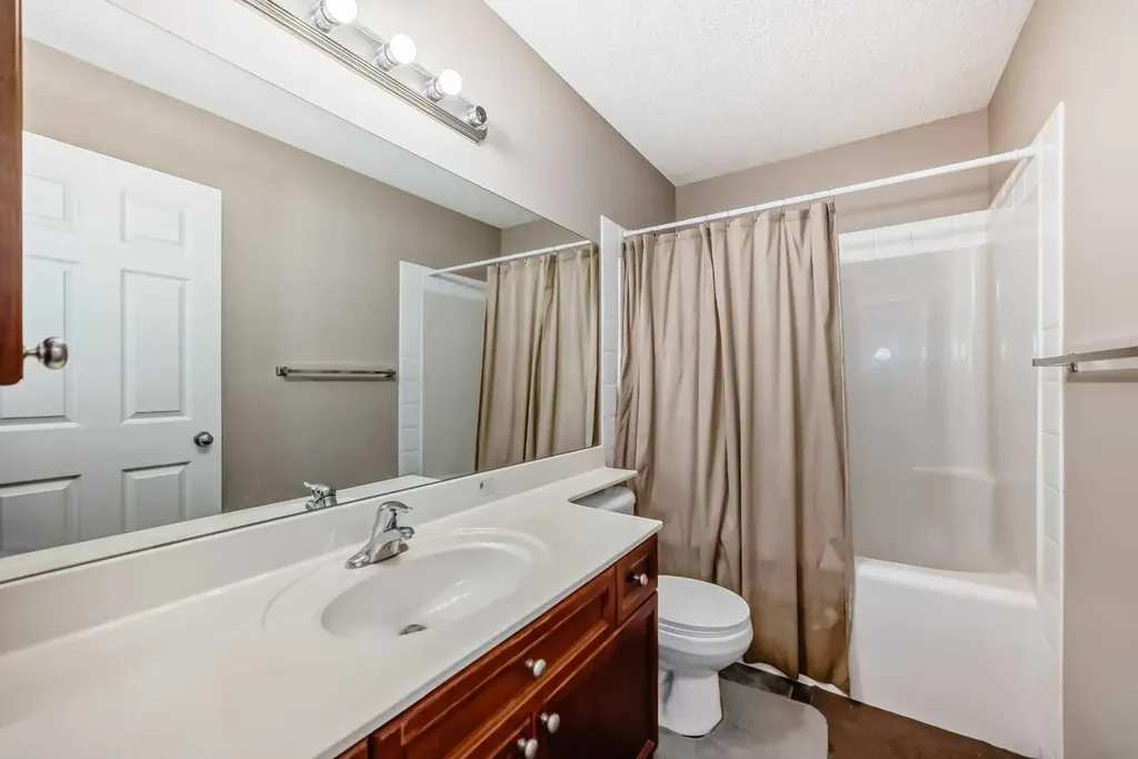 95 Rockledge Terrace NW Calgary AB T3G 5R9