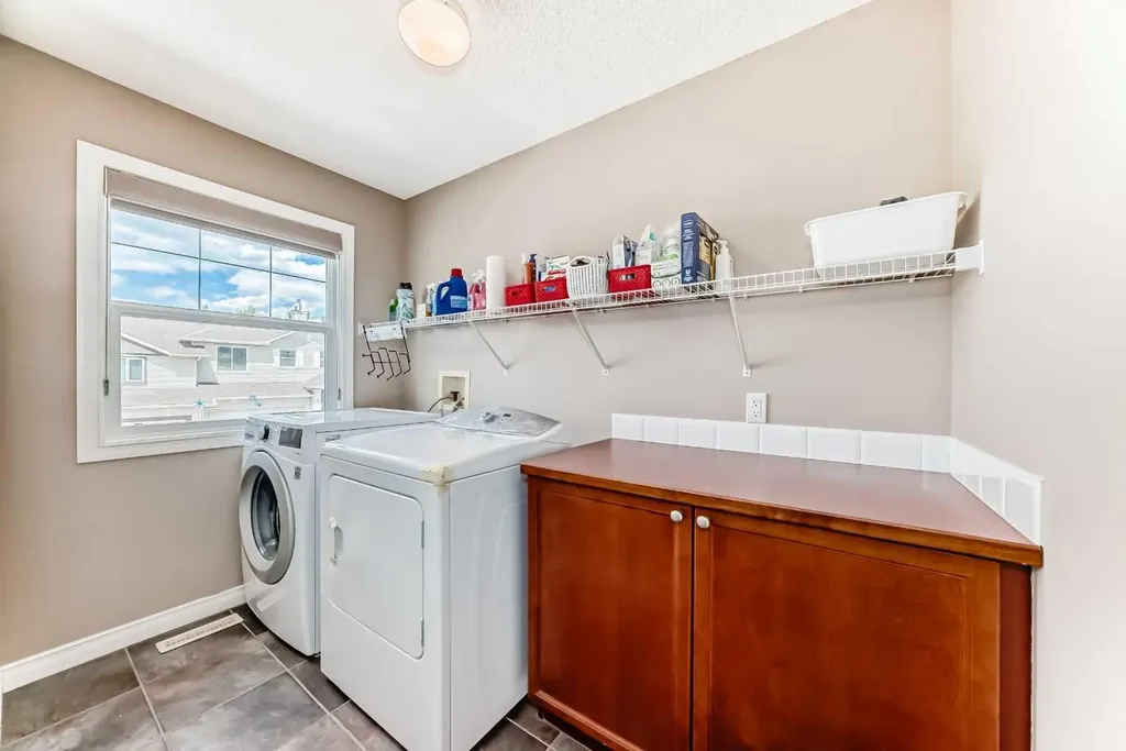 95 Rockledge Terrace NW Calgary AB T3G 5R9