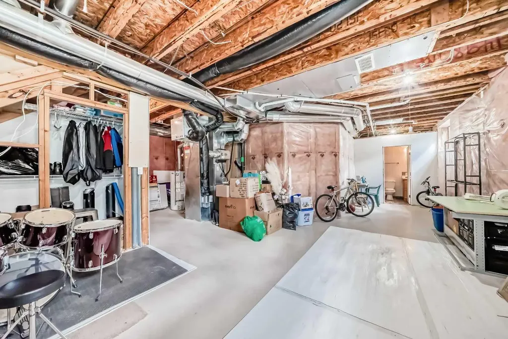 95 Rockledge Terrace NW Calgary AB T3G 5R9