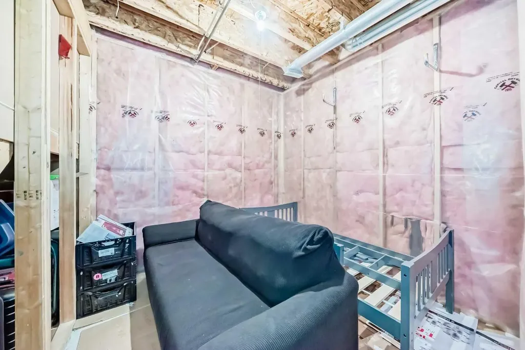 95 Rockledge Terrace NW Calgary AB T3G 5R9
