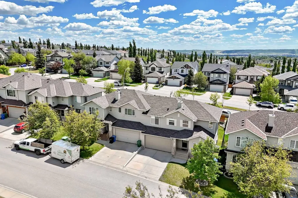 95 Rockledge Terrace NW Calgary AB T3G 5R9