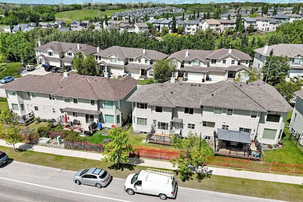 95 Rockledge Terrace NW Calgary AB T3G 5R9