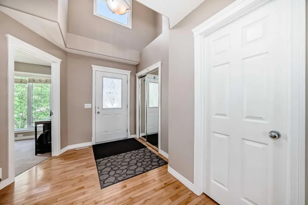 95 Rockledge Terrace NW Calgary AB T3G 5R9
