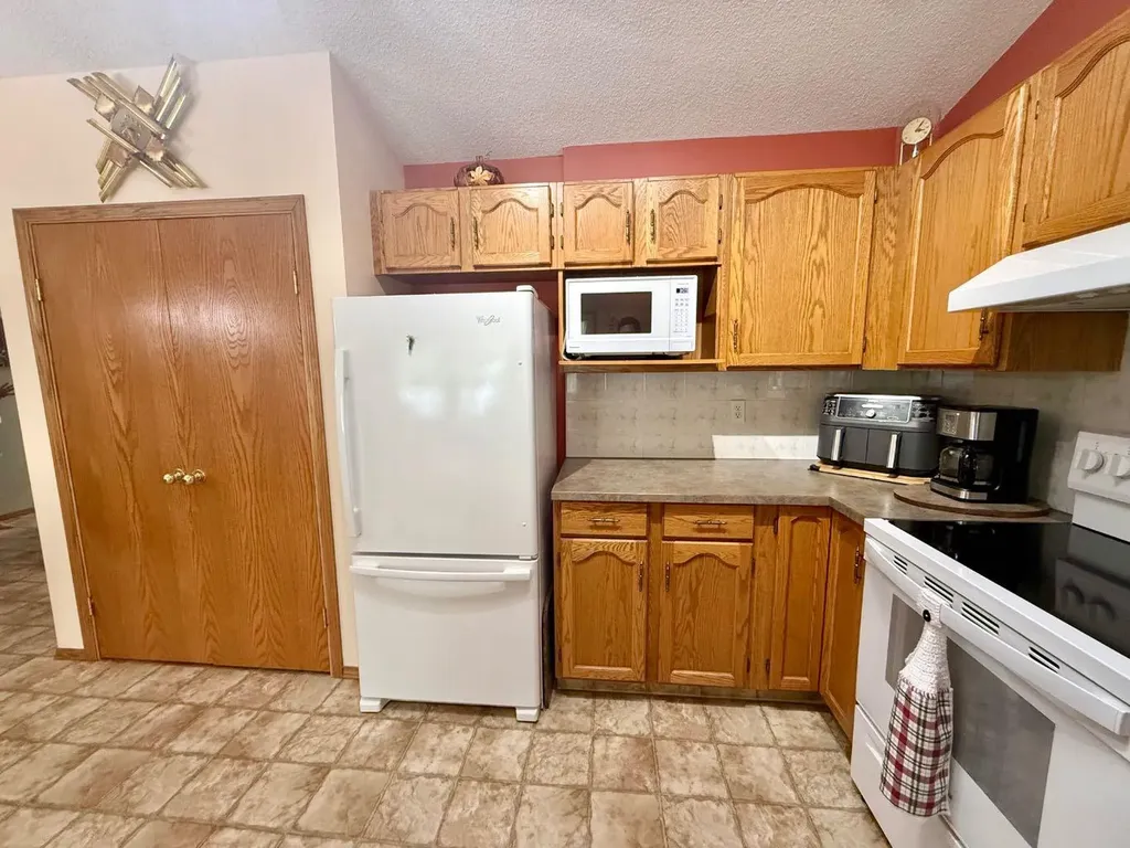408 Freeman Way NW High River AB T1V 1R2