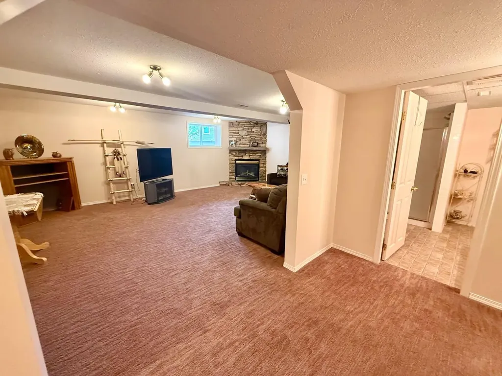 408 Freeman Way NW High River AB T1V 1R2