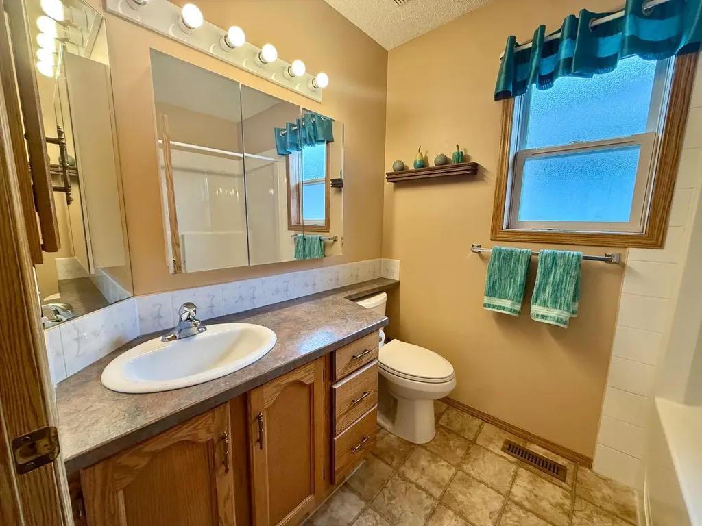 408 Freeman Way NW High River AB T1V 1R2