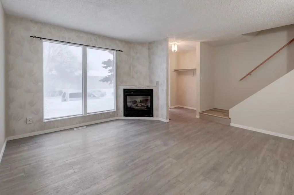 417 40 Street NE Calgary AB T2A 6S1