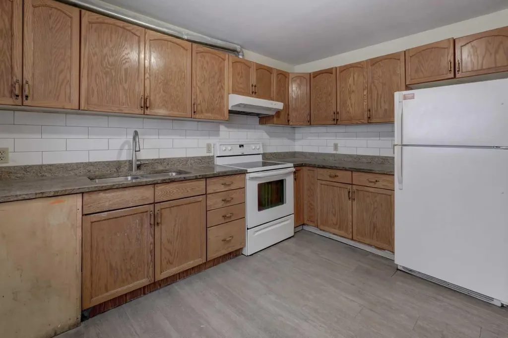 417 40 Street NE Calgary AB T2A 6S1
