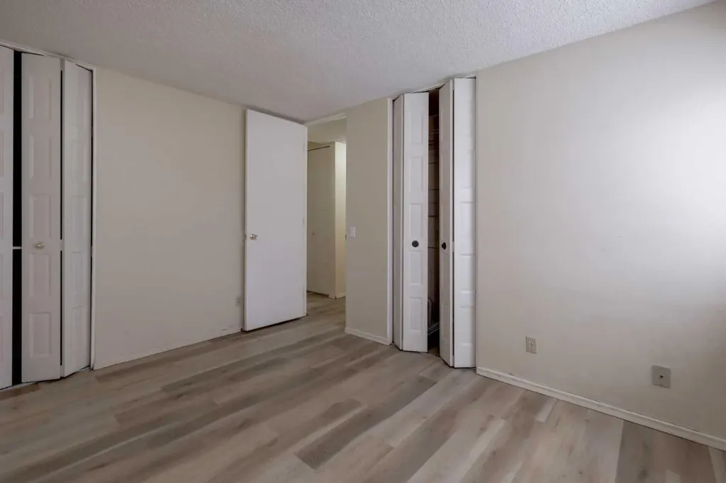 417 40 Street NE Calgary AB T2A 6S1
