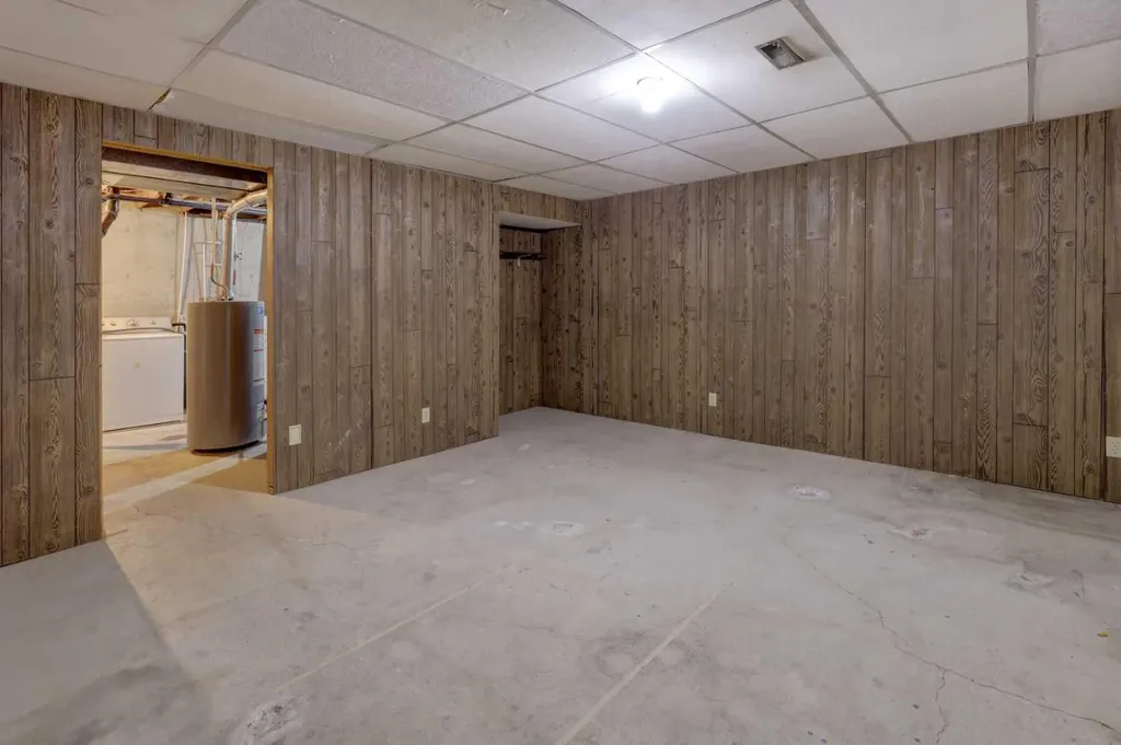 417 40 Street NE Calgary AB T2A 6S1