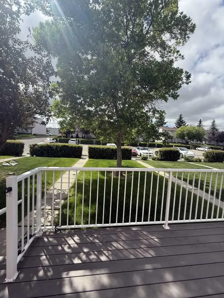 417 40 Street NE Calgary AB T2A 6S1