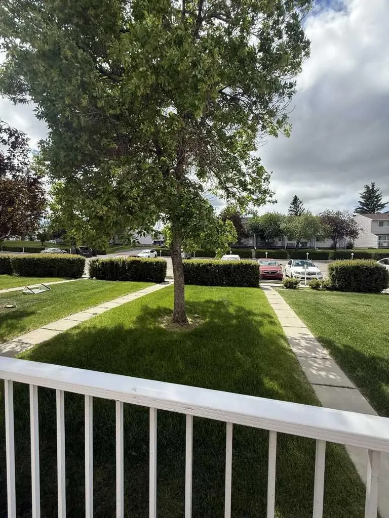 417 40 Street NE Calgary AB T2A 6S1