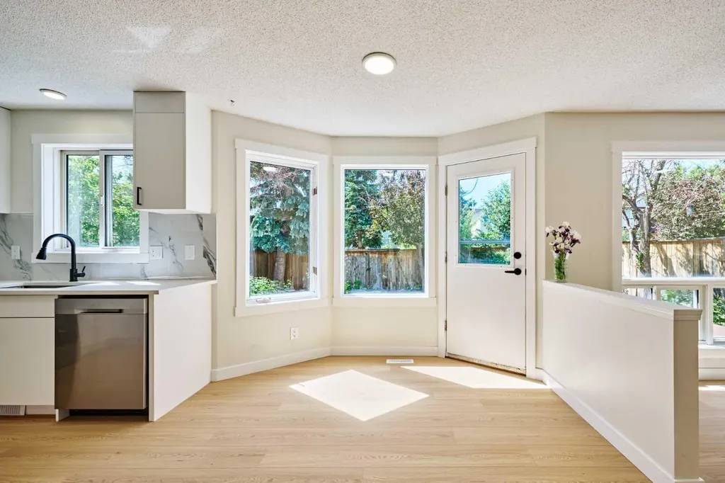 128 Shawbrooke Close SW Calgary AB T2Y3A6
