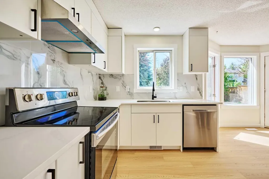 128 Shawbrooke Close SW Calgary AB T2Y3A6