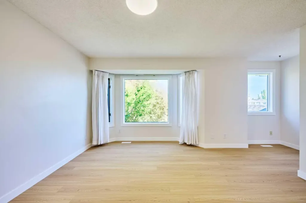 128 Shawbrooke Close SW Calgary AB T2Y3A6