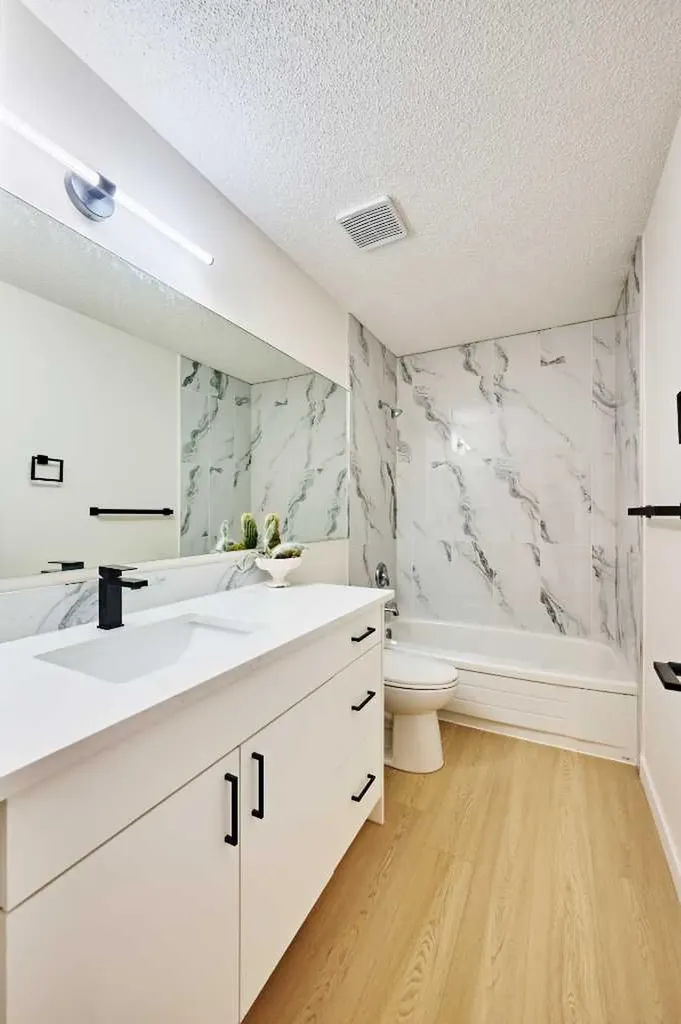 128 Shawbrooke Close SW Calgary AB T2Y3A6