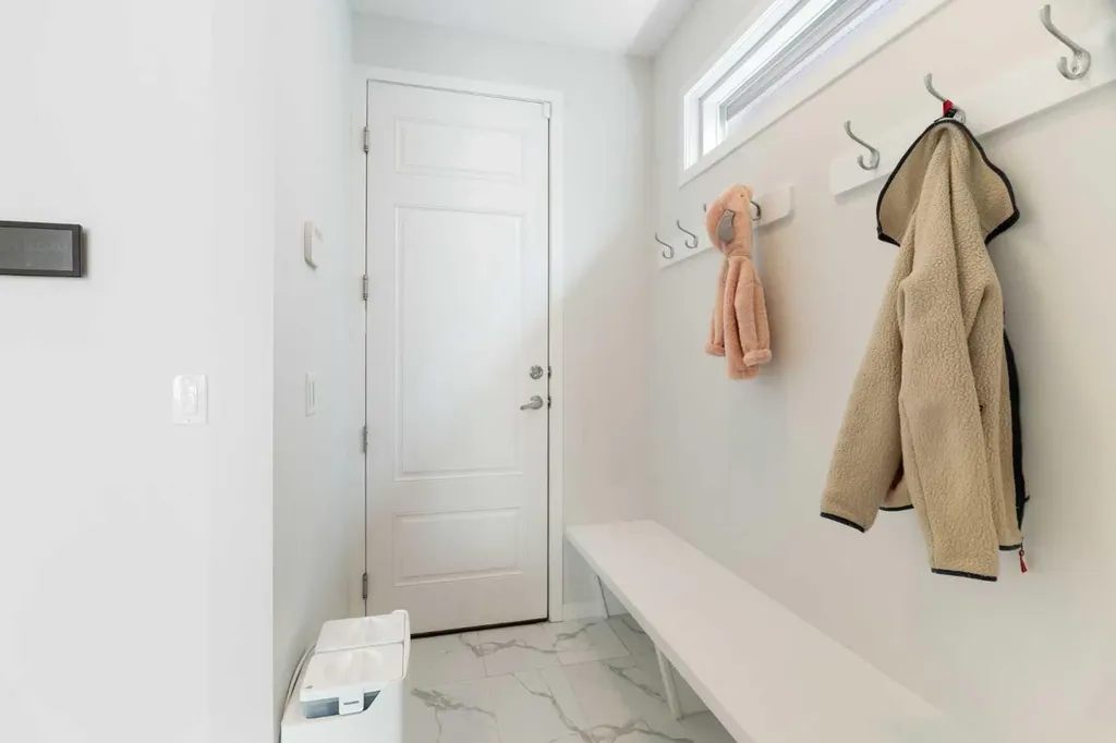 26 Seton Manor SE Calgary AB T3M 2V8