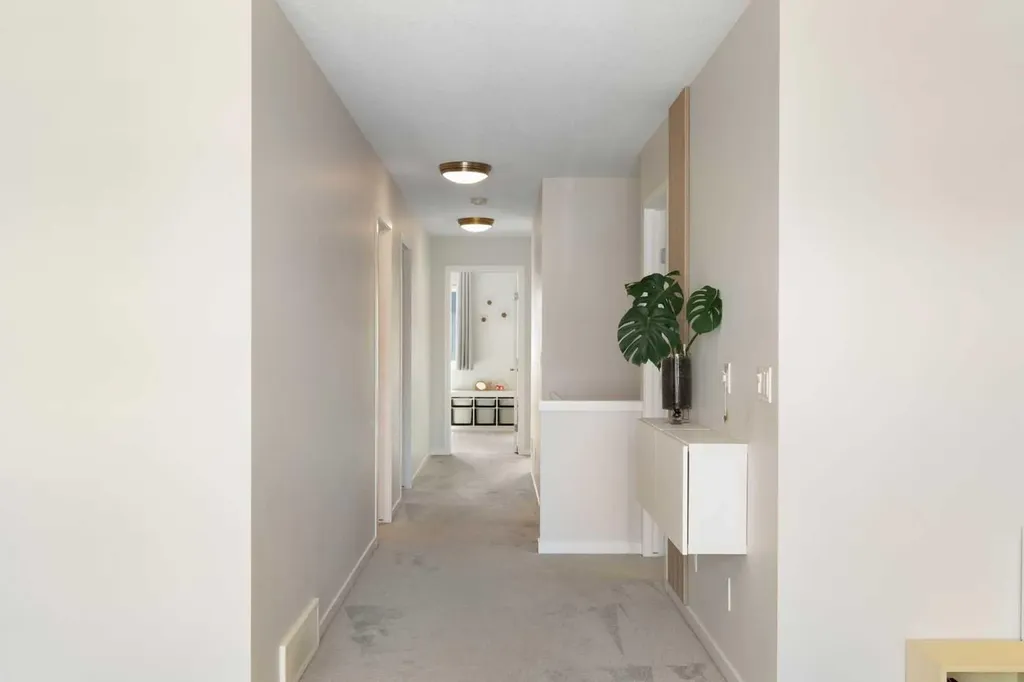 26 Seton Manor SE Calgary AB T3M 2V8
