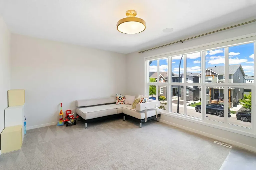 26 Seton Manor SE Calgary AB T3M 2V8