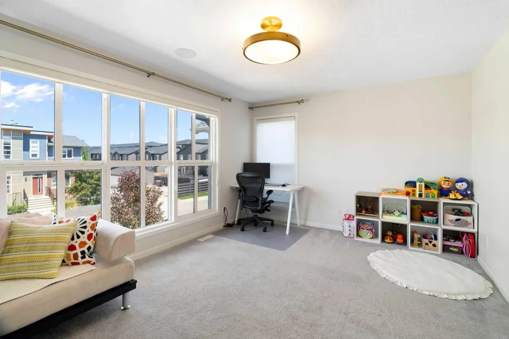 26 Seton Manor SE Calgary AB T3M 2V8