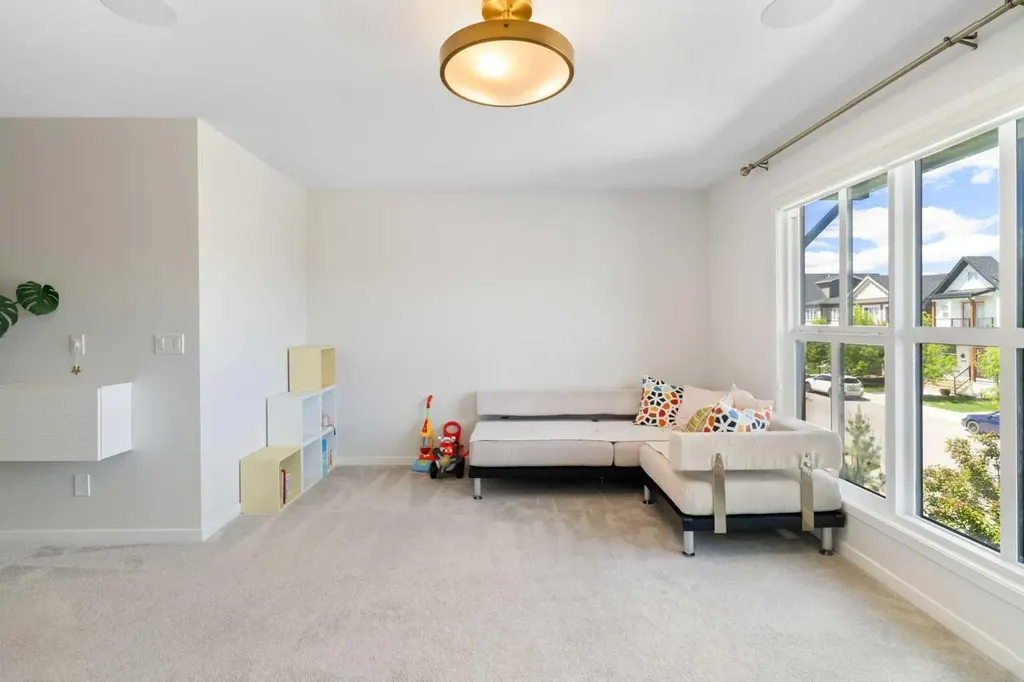26 Seton Manor SE Calgary AB T3M 2V8