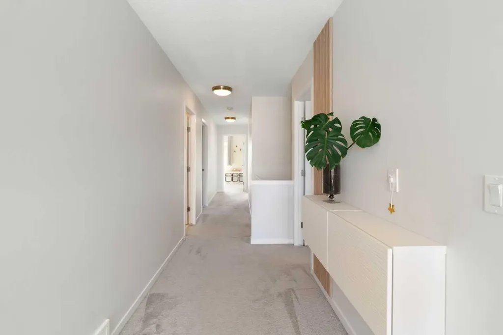 26 Seton Manor SE Calgary AB T3M 2V8