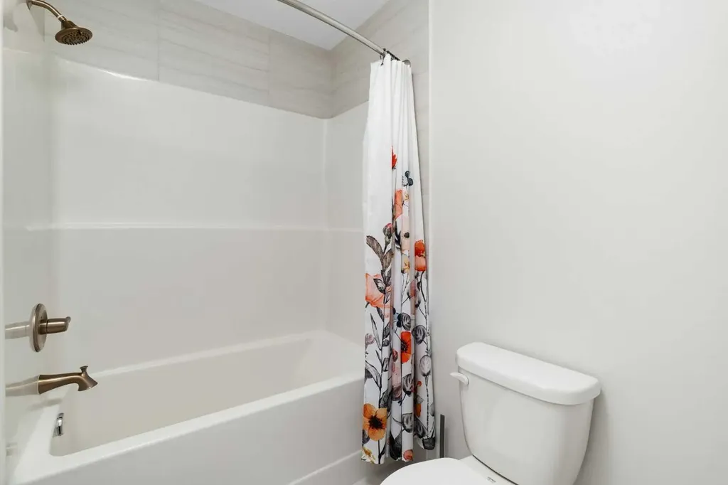 26 Seton Manor SE Calgary AB T3M 2V8