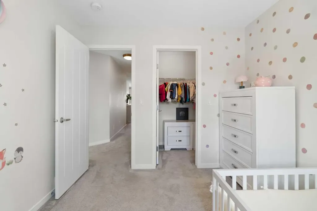 26 Seton Manor SE Calgary AB T3M 2V8