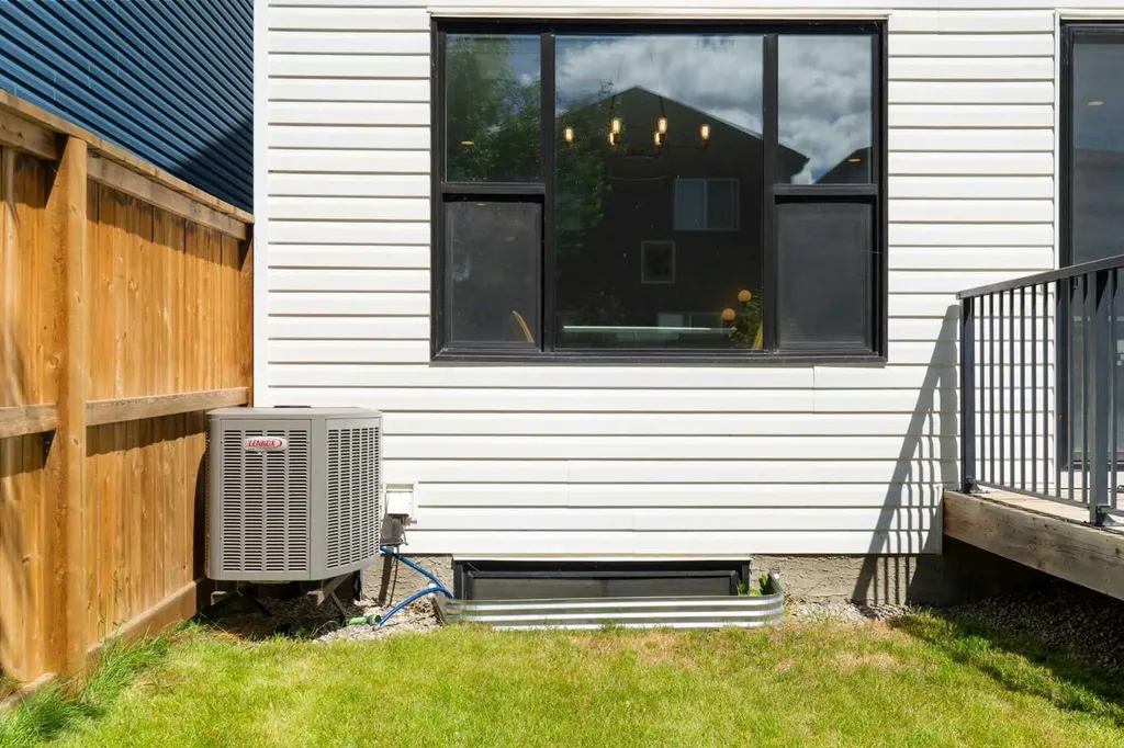 26 Seton Manor SE Calgary AB T3M 2V8