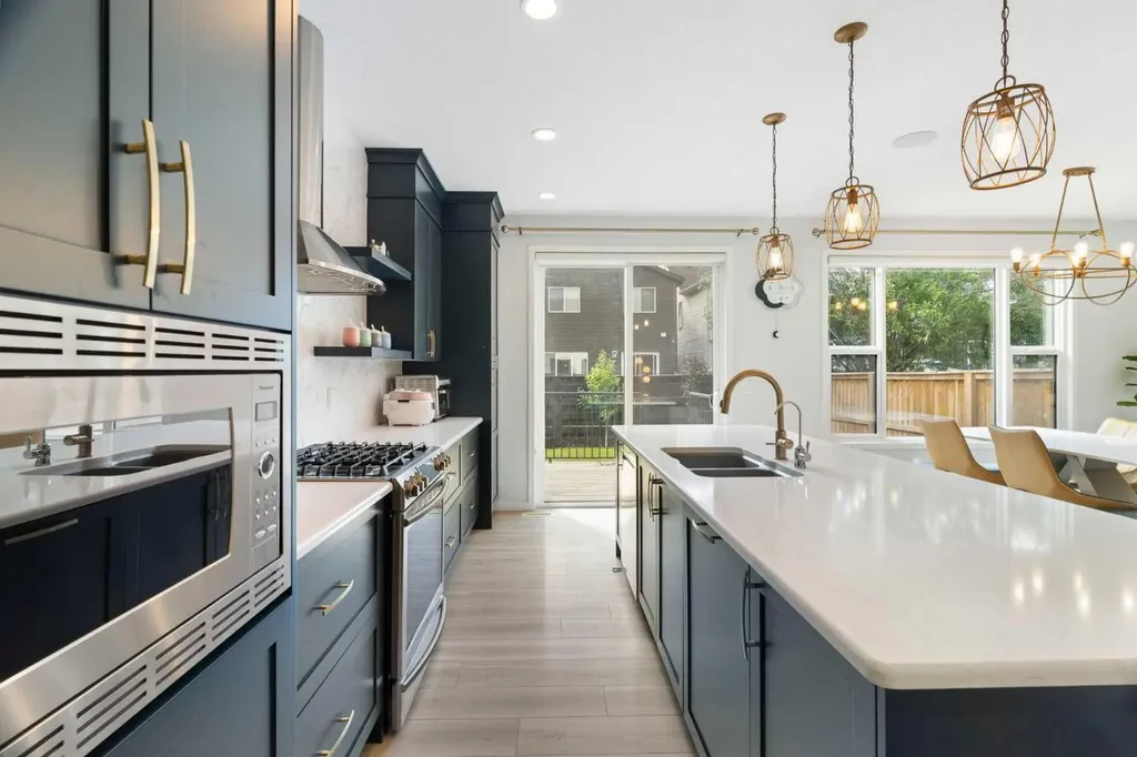 26 Seton Manor SE Calgary AB T3M 2V8