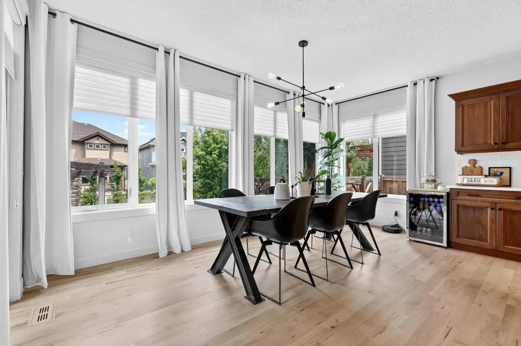 216 Auburn Sound View SE Calgary AB T3M0E4