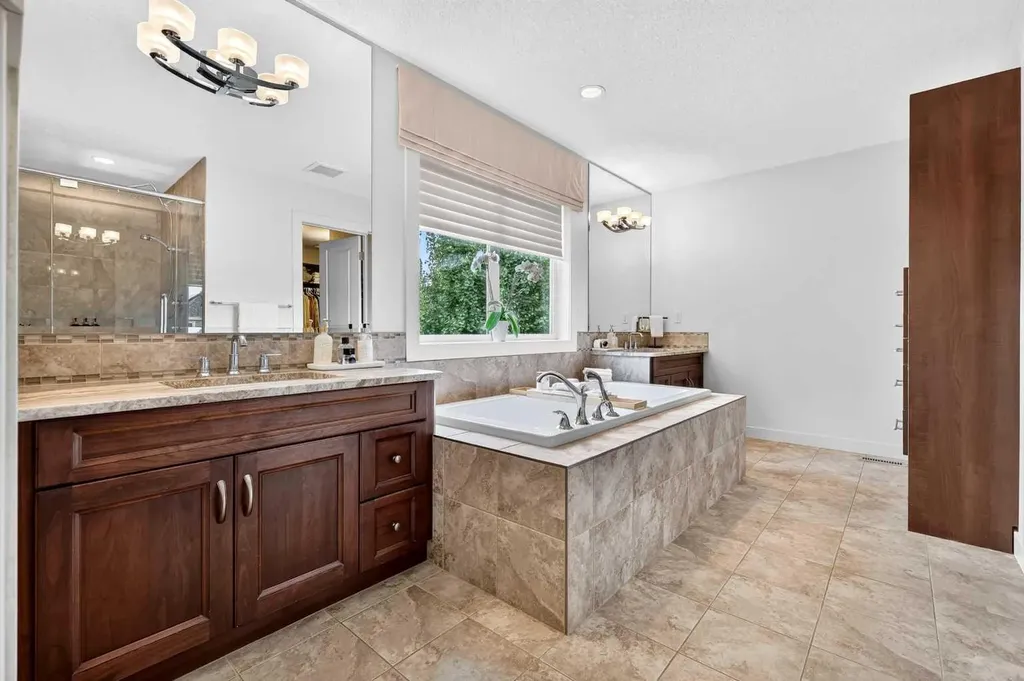 216 Auburn Sound View SE Calgary AB T3M0E4