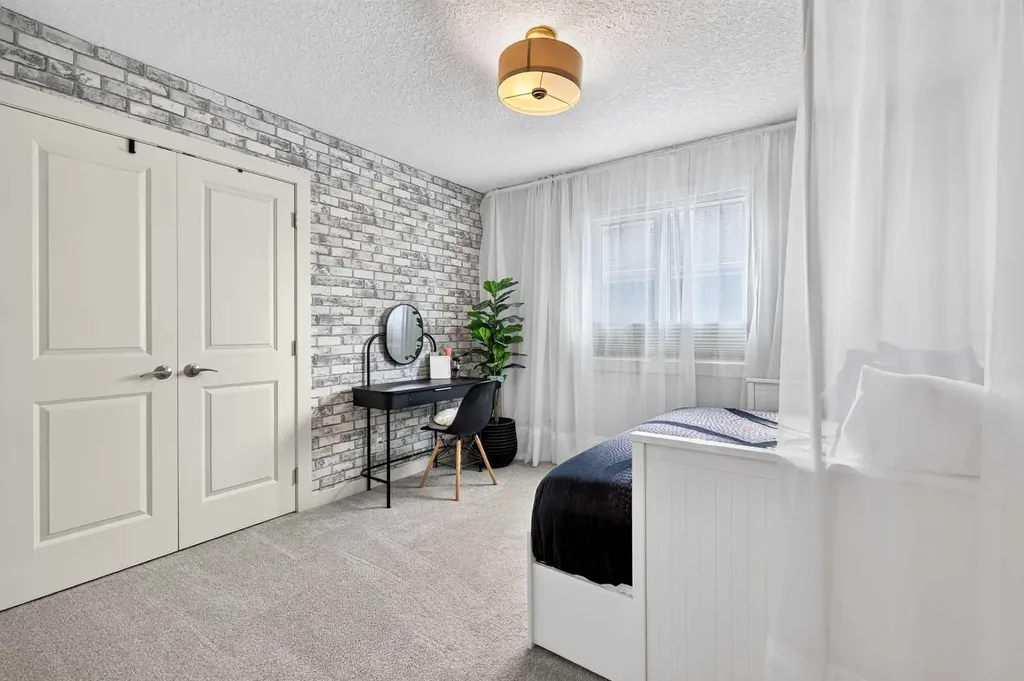 216 Auburn Sound View SE Calgary AB T3M0E4