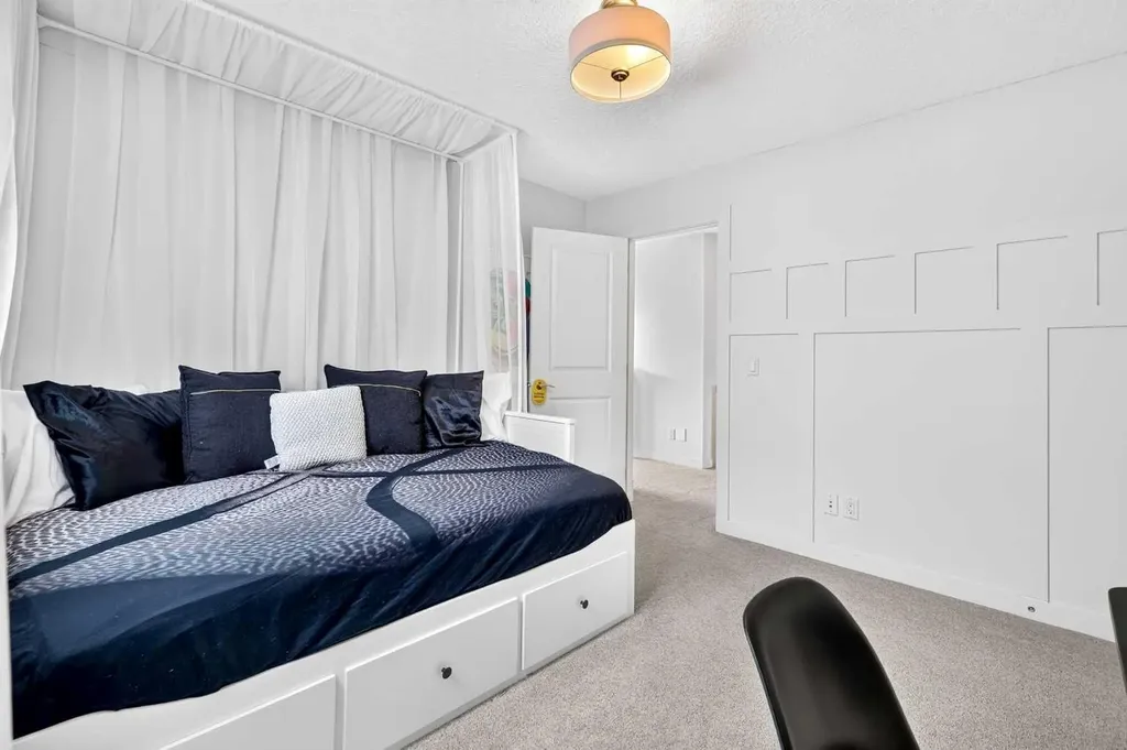 216 Auburn Sound View SE Calgary AB T3M0E4