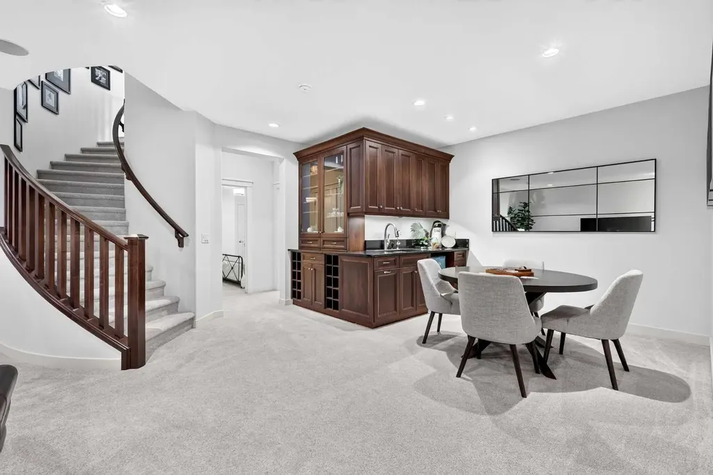 216 Auburn Sound View SE Calgary AB T3M0E4