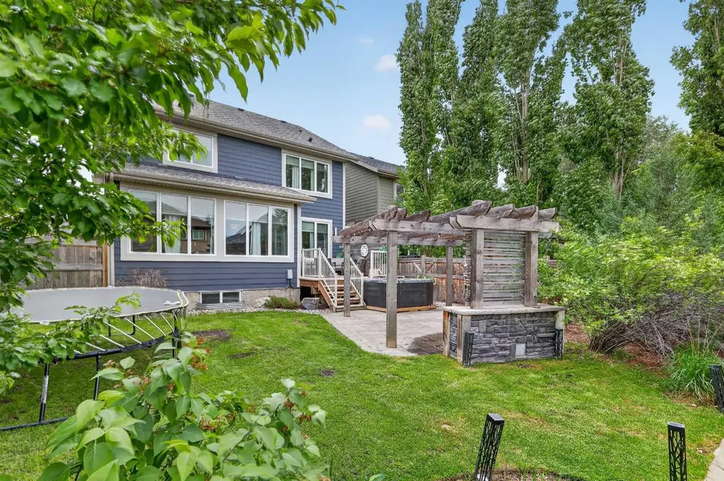 216 Auburn Sound View SE Calgary AB T3M0E4