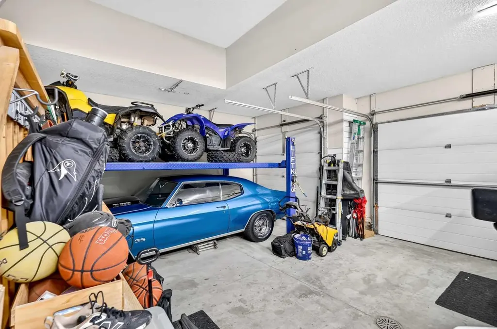 216 Auburn Sound View SE Calgary AB T3M0E4