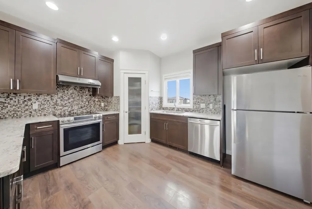 30 Evanscrest Heights NW Calgary AB T3P0S3