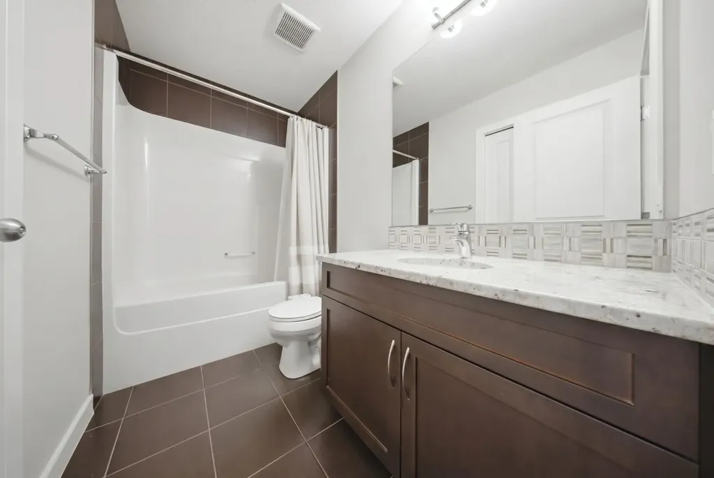30 Evanscrest Heights NW Calgary AB T3P0S3