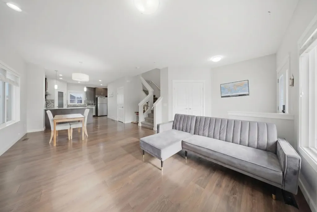 30 Evanscrest Heights NW Calgary AB T3P0S3