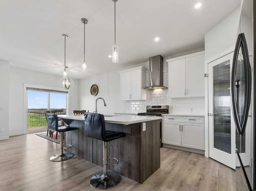 134 Hotchkiss Manor SE Calgary AB T3S 0J5