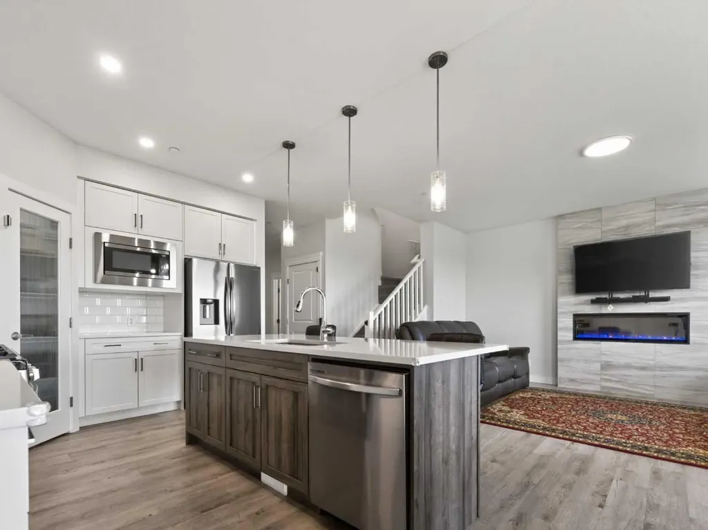 134 Hotchkiss Manor SE Calgary AB T3S 0J5