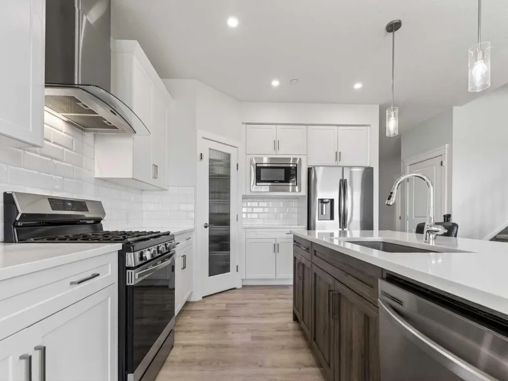 134 Hotchkiss Manor SE Calgary AB T3S 0J5