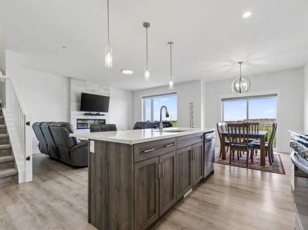 134 Hotchkiss Manor SE Calgary AB T3S 0J5