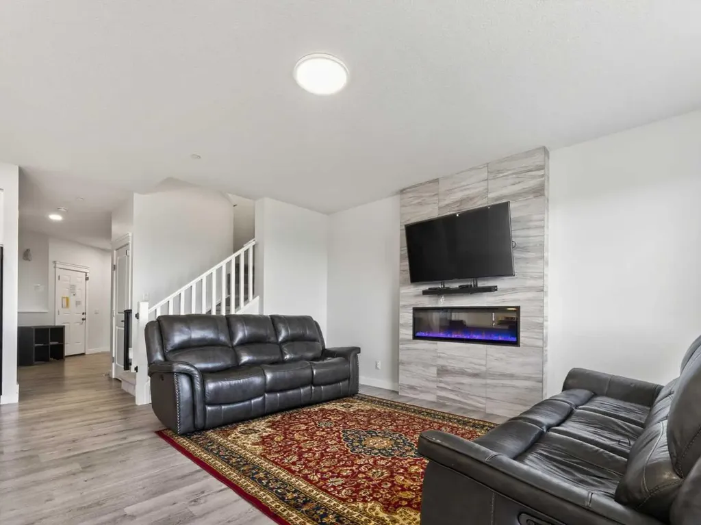 134 Hotchkiss Manor SE Calgary AB T3S 0J5