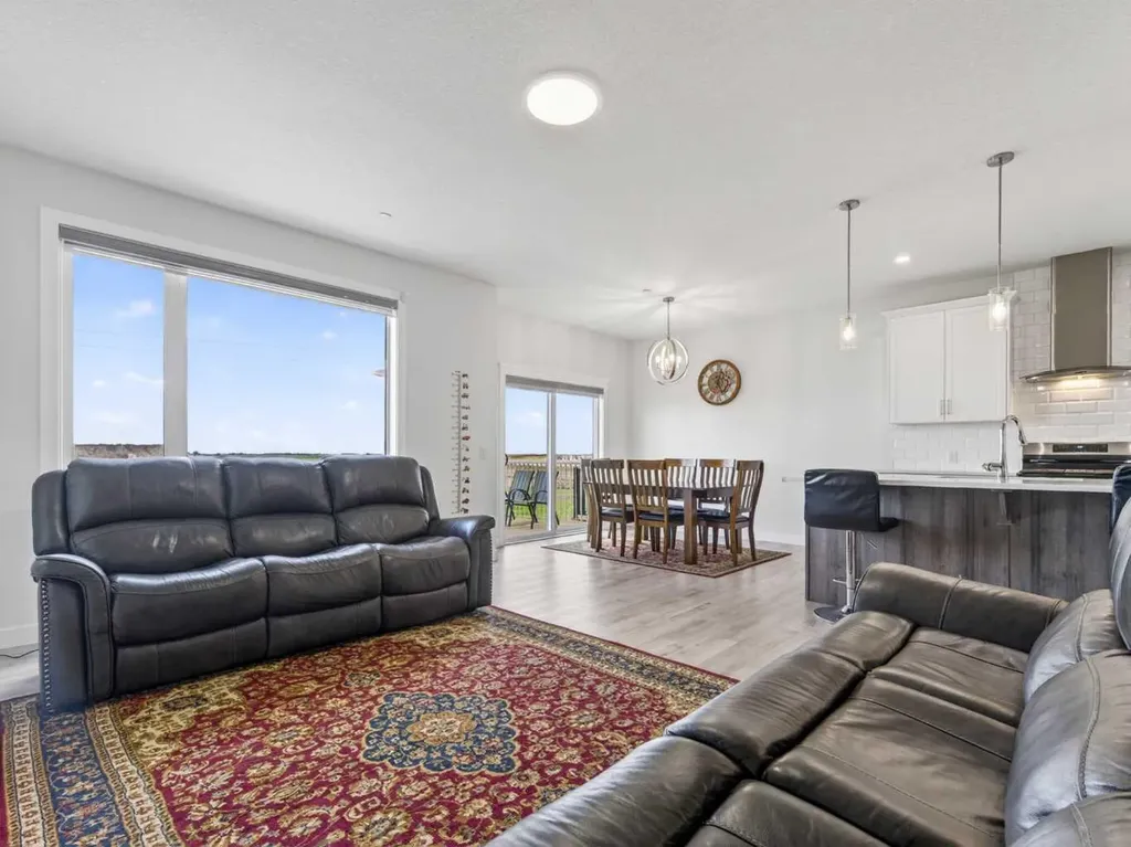 134 Hotchkiss Manor SE Calgary AB T3S 0J5
