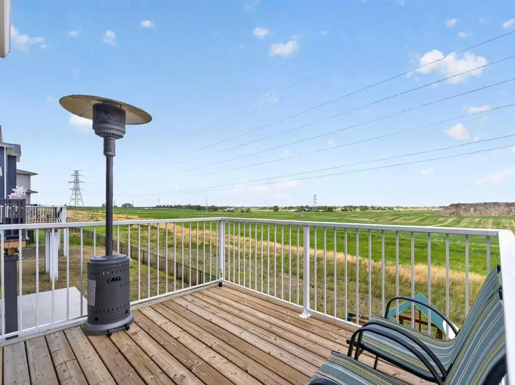 134 Hotchkiss Manor SE Calgary AB T3S 0J5